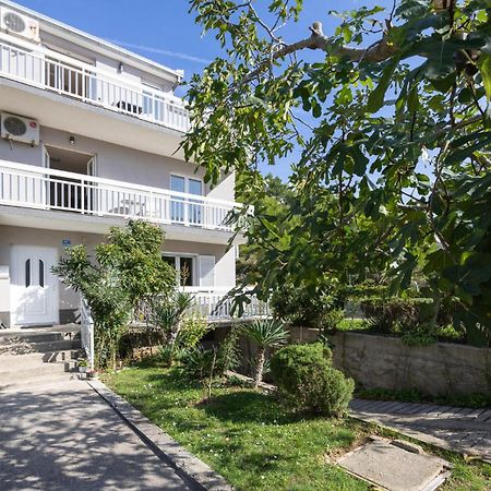 1 Bedroom Awesome Apartment In Lokva Rogoznica Exterior photo