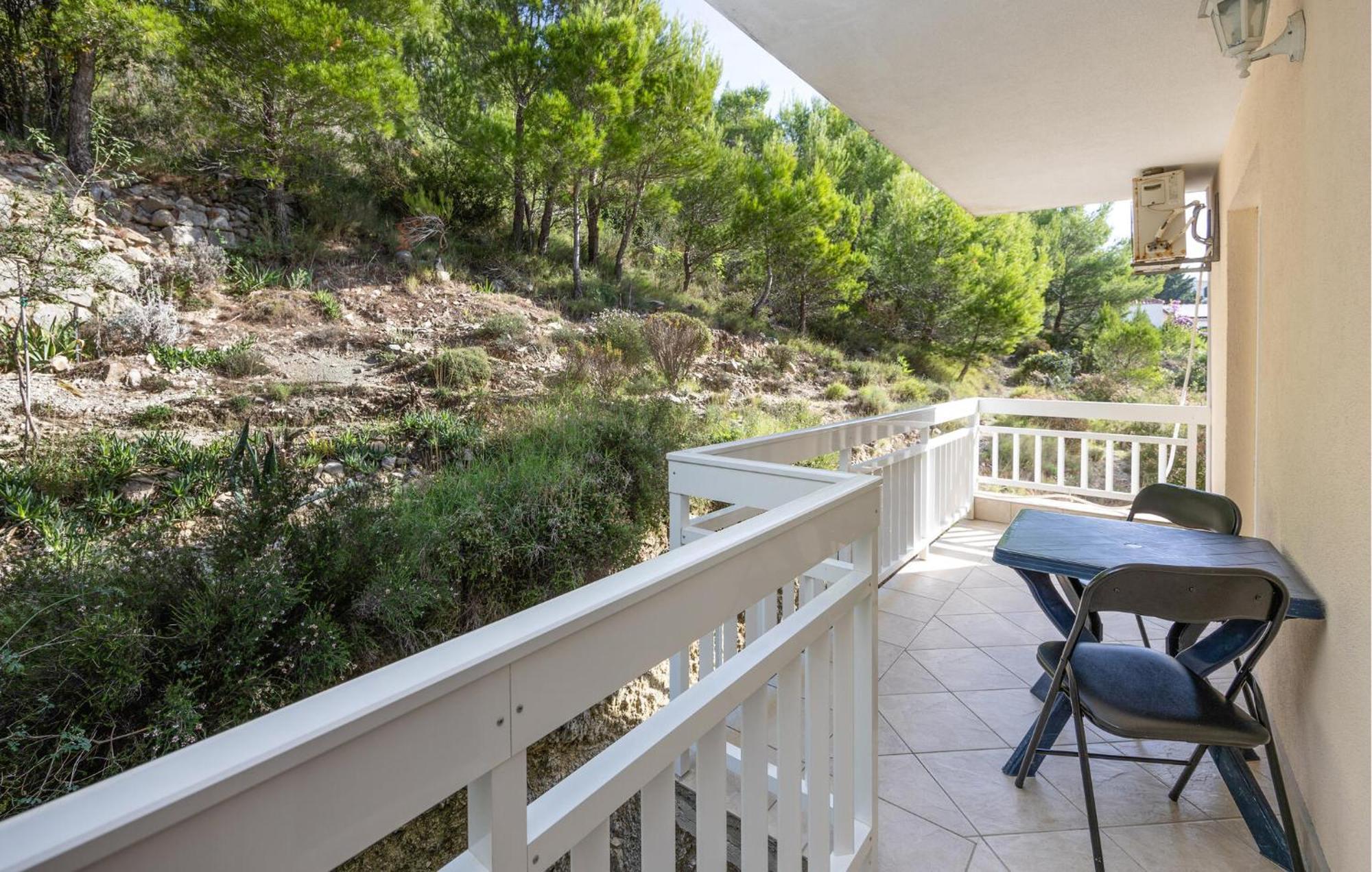 1 Bedroom Awesome Apartment In Lokva Rogoznica Exterior photo
