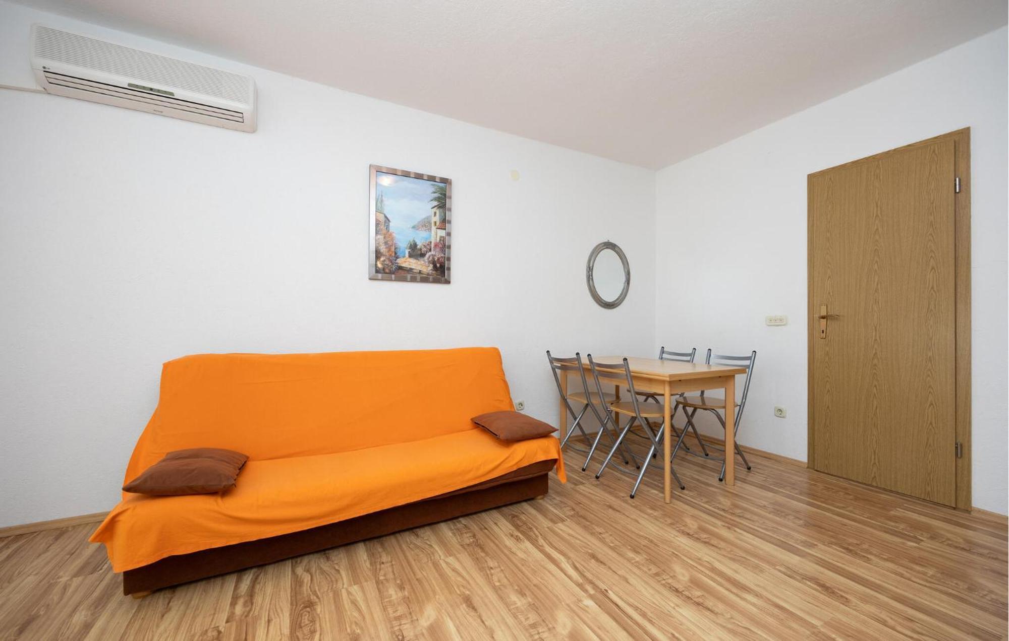 1 Bedroom Awesome Apartment In Lokva Rogoznica Exterior photo