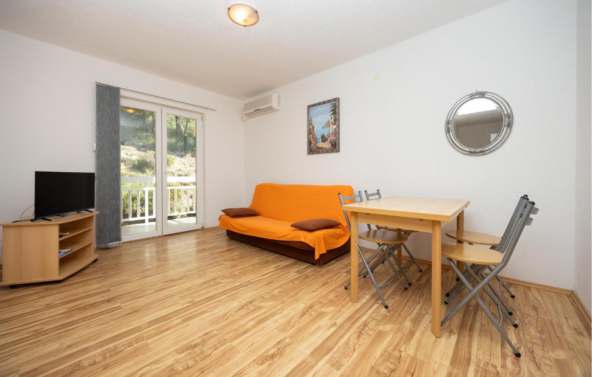 1 Bedroom Awesome Apartment In Lokva Rogoznica Exterior photo