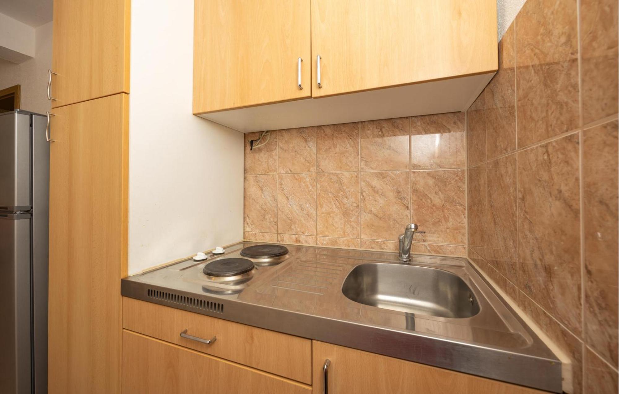 1 Bedroom Awesome Apartment In Lokva Rogoznica Exterior photo