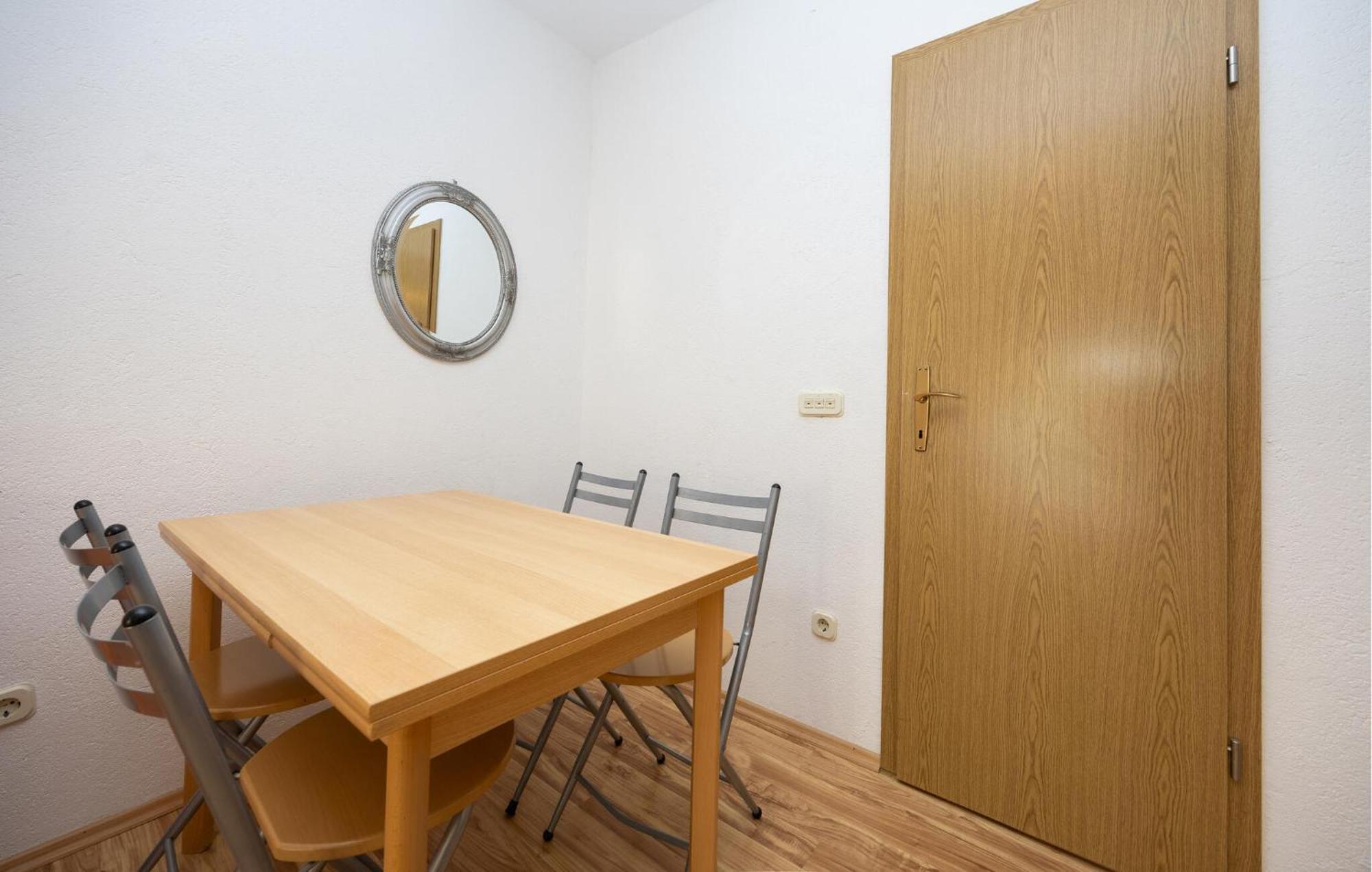1 Bedroom Awesome Apartment In Lokva Rogoznica Exterior photo